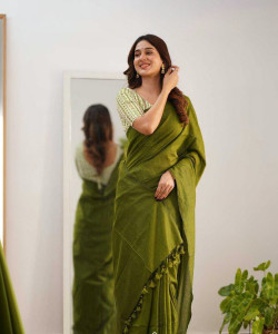 FASHIONIUM Solid/Plain Handloom Cotton Blend Saree