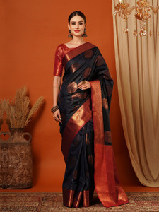 VILLAGIUS Checkered Kanjivaram Pure Silk Saree