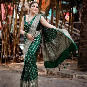 AVANTIKA FASHION Self Design Kanjivaram Pure Silk, Art Silk Saree