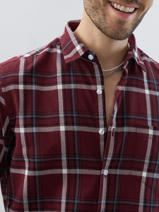 VASTRADO Men Checkered Casual Maroon Shirt - Image 6