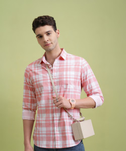 HIGHLANDER Men Checkered Formal Pink Shirt