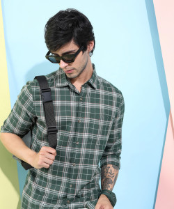 HIGHLANDER Men Checkered Casual Green Shirt