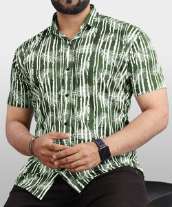 VeBNoR Men Printed Casual Dark Green Shirt
