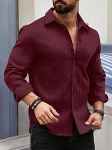 DENEEJA Men Solid Casual Maroon Shirt