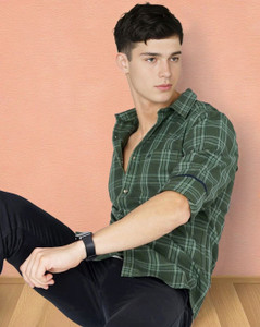 U TURN Men Checkered Casual Green Shirt