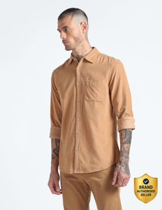 FLYING MACHINE Men Solid Casual Beige Shirt