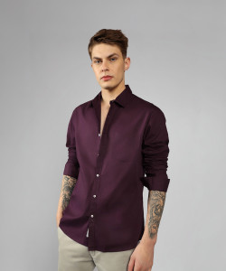 Dennis Lingo Men Solid Casual Purple Shirt