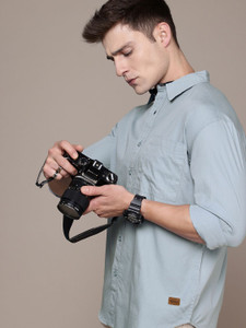 Roadster Men Solid Casual Grey Shirt