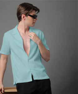Voroxy Men Solid Casual Green Shirt