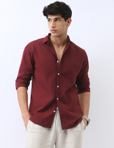 Urbano Fashion Men Solid Casual Maroon Shirt