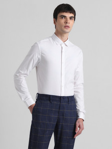 JACK & JONES पुरुषों के लिए सॉलिड कैज़ुअल सफेद  शर्ट
