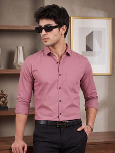 निविक Shirt