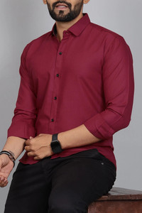 VAATKO Men Solid Casual Maroon Shirt