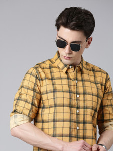 Broon Men Checkered Casual Yellow, Black Shirt