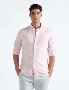 FLYING MACHINE Men Solid Casual Pink Shirt