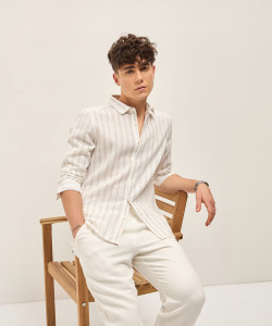 THE BEAR HOUSE Men Striped Casual White Shirt