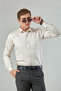 JHONTERRAIN Men Solid Casual Beige Shirt