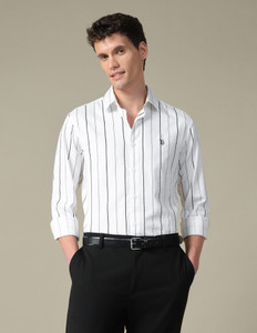 U.S. POLO ASSN. Men Tailored Fit Striped Spread Collar Casual Shirt - Image 1