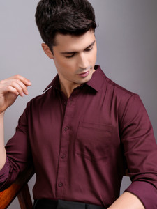 HIGHLANDER Men Solid Formal Maroon Shirt