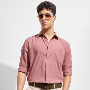 HIGHLANDER Men Solid Casual Pink Shirt