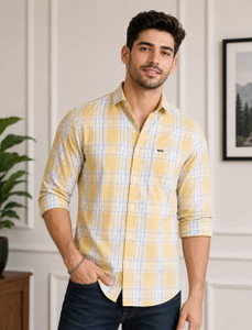 Vellical Men Checkered Casual Yellow Shirt