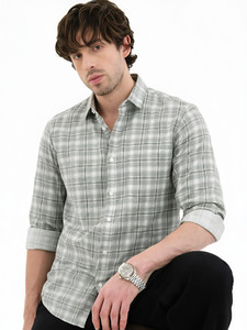 Roadster Men Checkered Casual Light Green Shirt