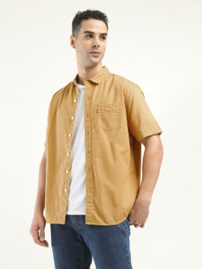 LEVI'S Men Solid Casual Brown Shirt