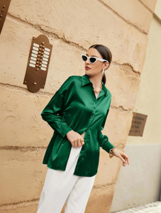 POPWINGS Women Solid Casual Green Shirt
