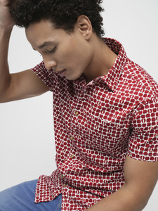 JACK & JONES पुरुषों के लिए प्रिंटेड कैज़ुअल लाल  शर्ट