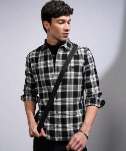 HIGHLANDER Men Checkered Casual Black Shirt