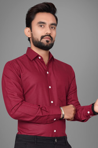 Voroxy Men Solid Formal Maroon Shirt