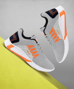 Shoes on hotsell flipkart under 300