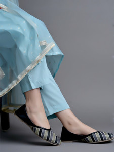 SHOETOPIA Emberoidered Ethnic Festive Party Occasion Wear Juttis For Girls Jutis For Women