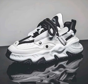 Posewalk Black Stylish Casual Sneakers For Men