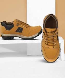 Shoe Island Beige Leather Rough Military Ankle Length Hiking Trekking Casual Boots For Men पुरुषों के लिए बूट्स