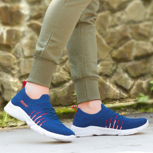 World Wear Footwear Exclusive Affordable Collection of Trendy & Stylish Sports Shoes Running Shoes For Men