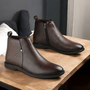 Layasa Men's Brown Chelsea Boots - Image 5