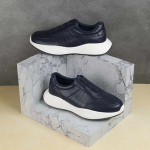 METRO Sneakers For Men