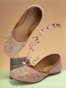 albela Ethnnic Embroidred Juti And Mojari Jutis For Women