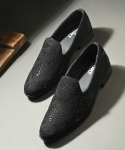 PORT Men's Black Comfortable & Light Weight Ethnic Slip On Juttis and Mojaris Mojaris For Men