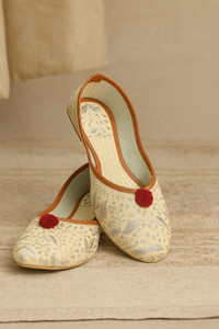 RTC ROYAL TRADING COMPANY Jutis For Women
