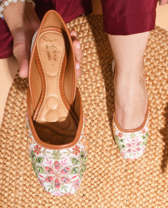 jm looks Stylish Traditional Punjabi Jutti for Women Jutis For Women