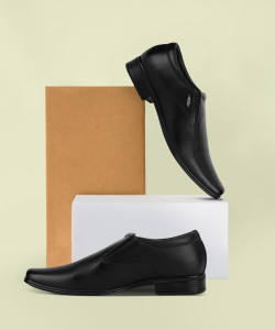 RED CHIEF Slip On For Men