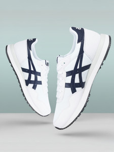 Asics TIGER RUNNER II Casuals For Men