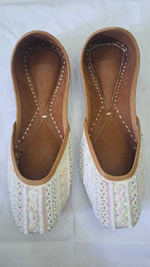 Tungaria Juti Center Ethnic Slip-On Mojari | Traditional Festive Footwear for Girls & Women Casuals For Women