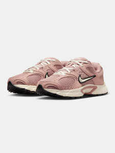 NIKE W NIKE V5 RNR Sneakers For Women