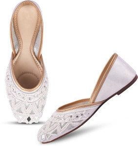 Froh Feet Jutis For Women