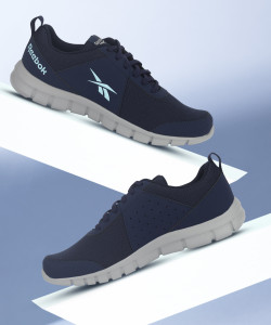 REEBOK Traveller LP M Running Shoes For Men