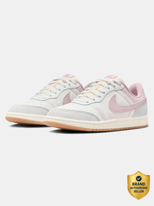 NIKE WMNS AIR JORDAN SKYLINE LOW महिलाओं के लिए स्नीकर्स