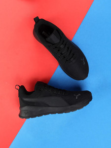 PUMA Walking Shoes For Men